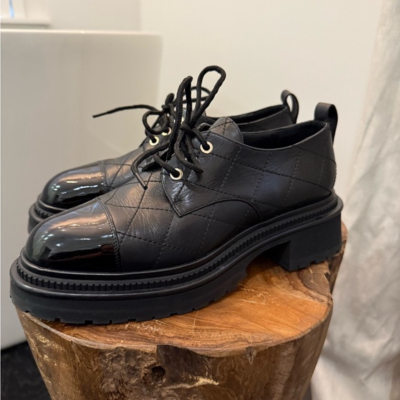 Chanel lace up Oxford - Picture 4 of 5